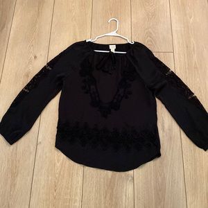 Chicos Lightweight Long Sleeve Black Top Blouse with Lace Details